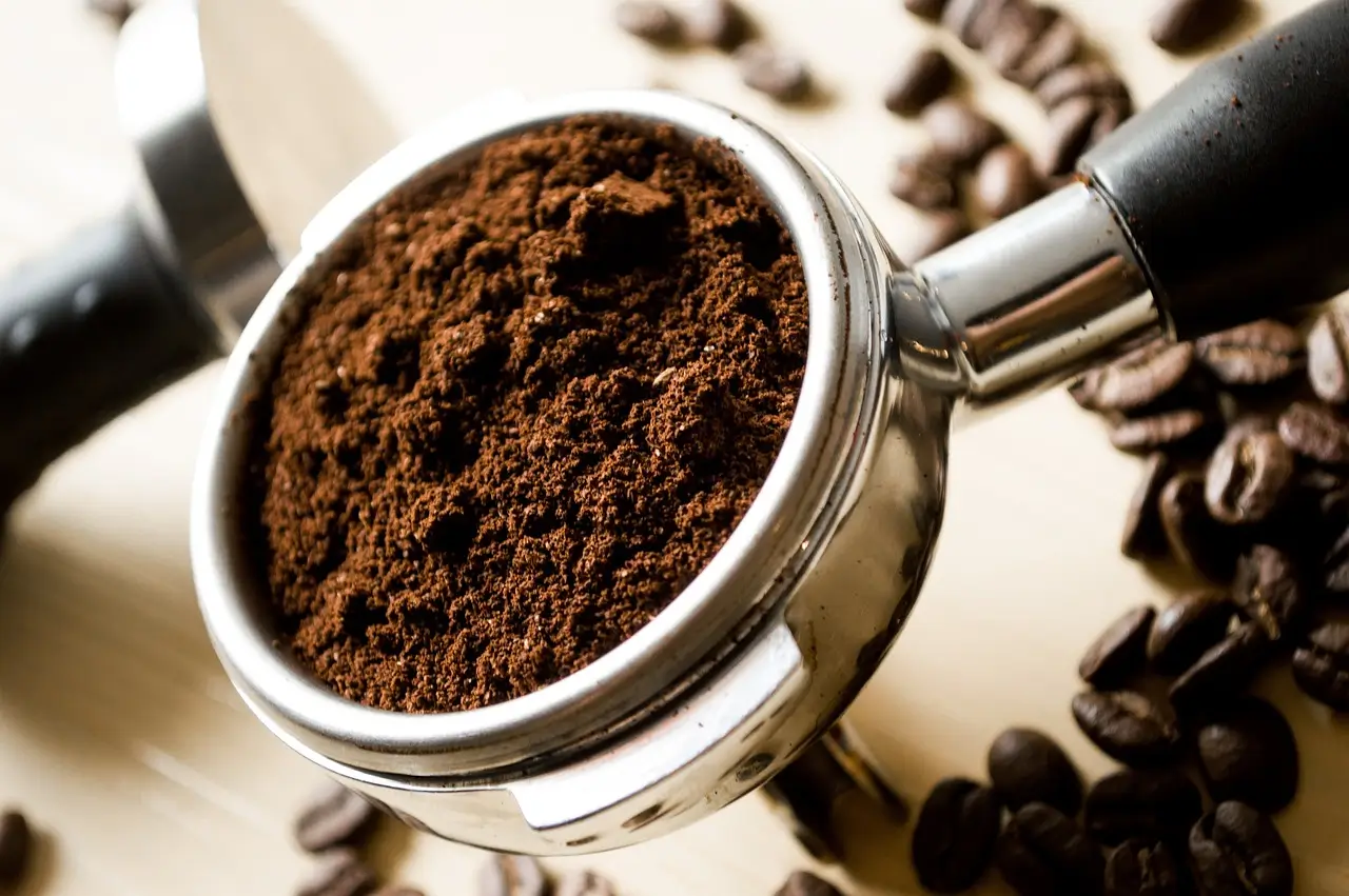 Macchina del caffè non scalda acqua: perché succede e come risolvere